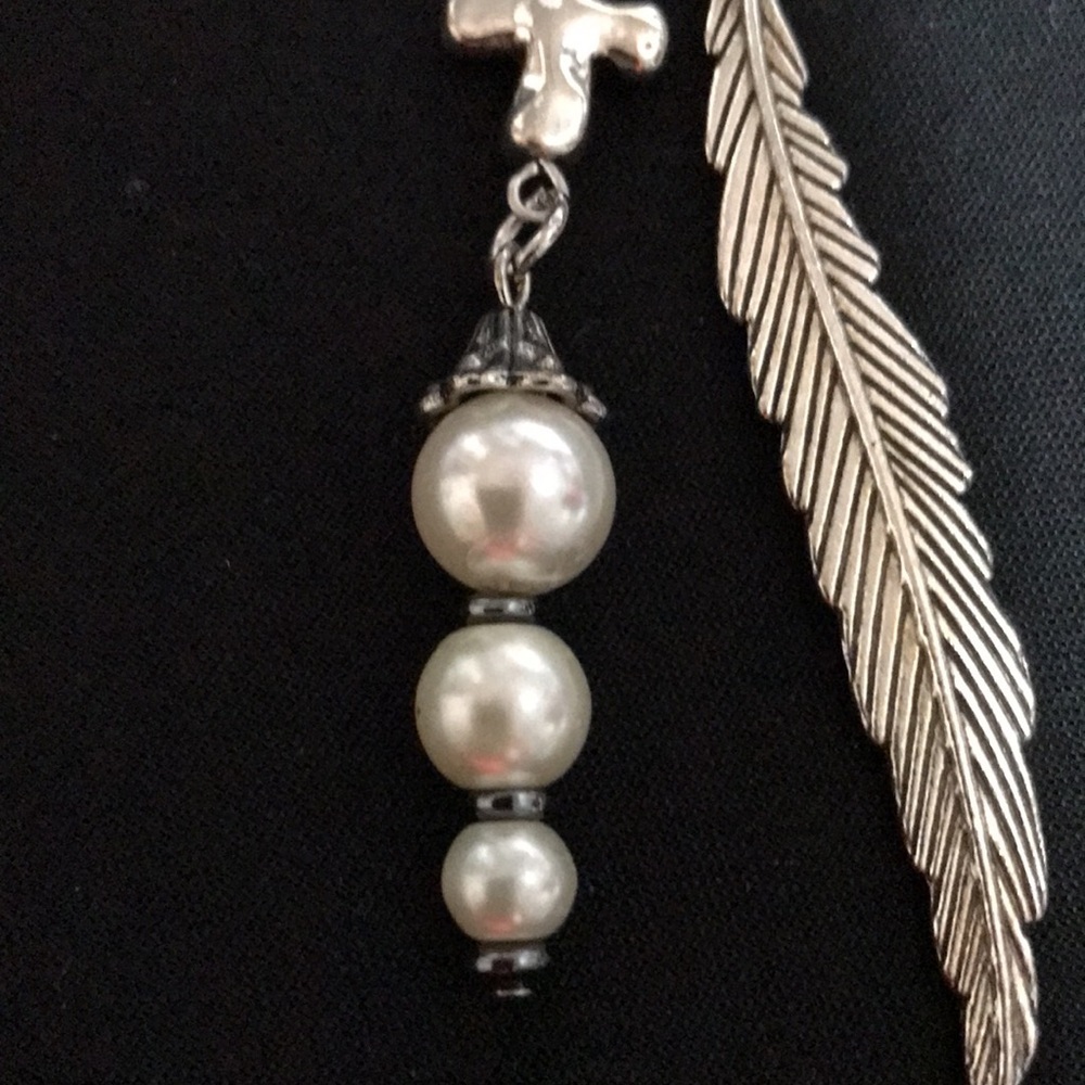 Metal Feather Hook Bookmark w/Metal Cross Bead & 3 White Glass Beads w/Bead Cap - Picture 4 of 9